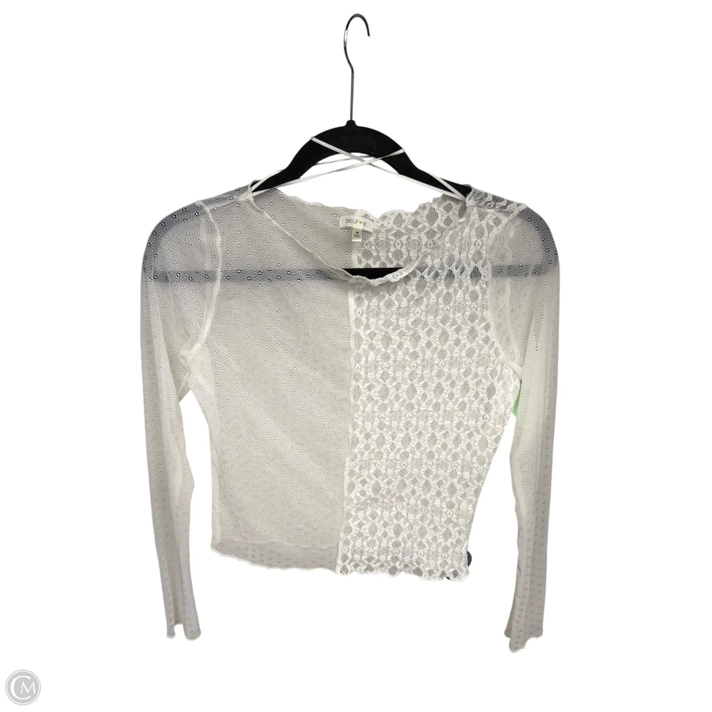 Top Long Sleeve By Clothes Mentor In White, Size: M