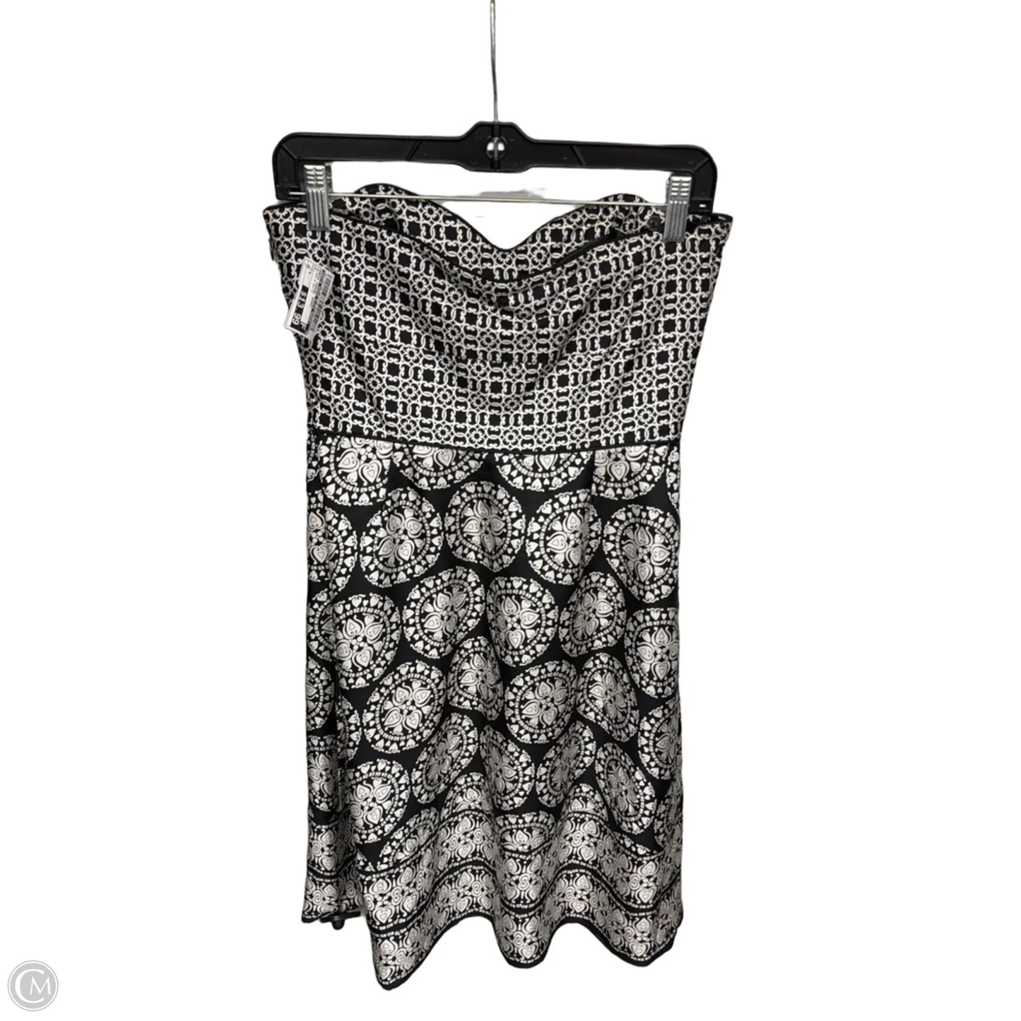 Dress Casual Short By White House Black Market In Black & White, Size: 4