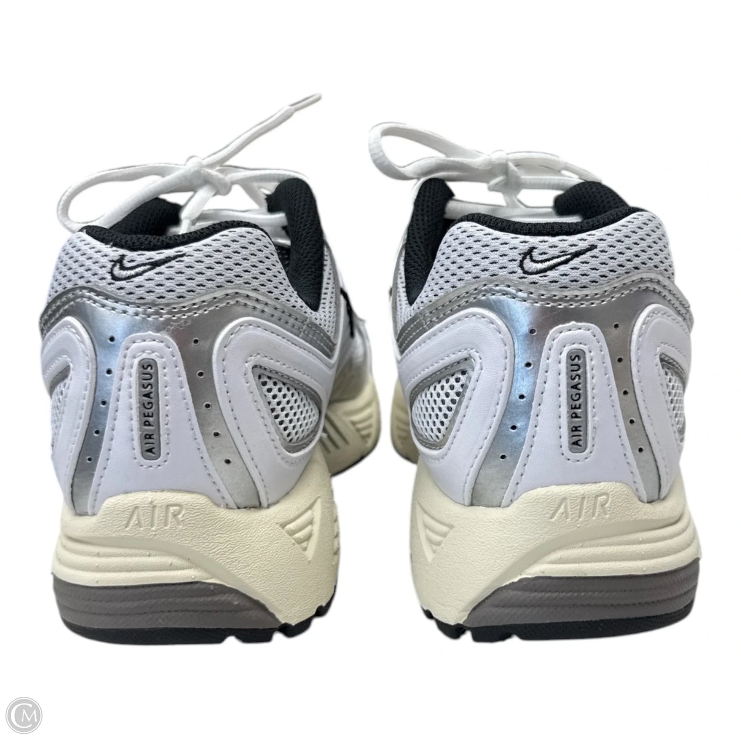 Shoes Athletic By Nike In Silver & White, Size: 9