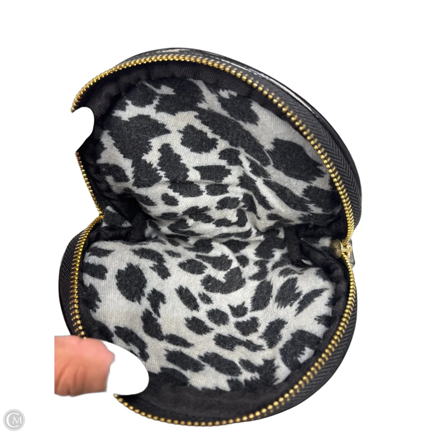 Coin Purse By Betsey Johnson, Size: Small