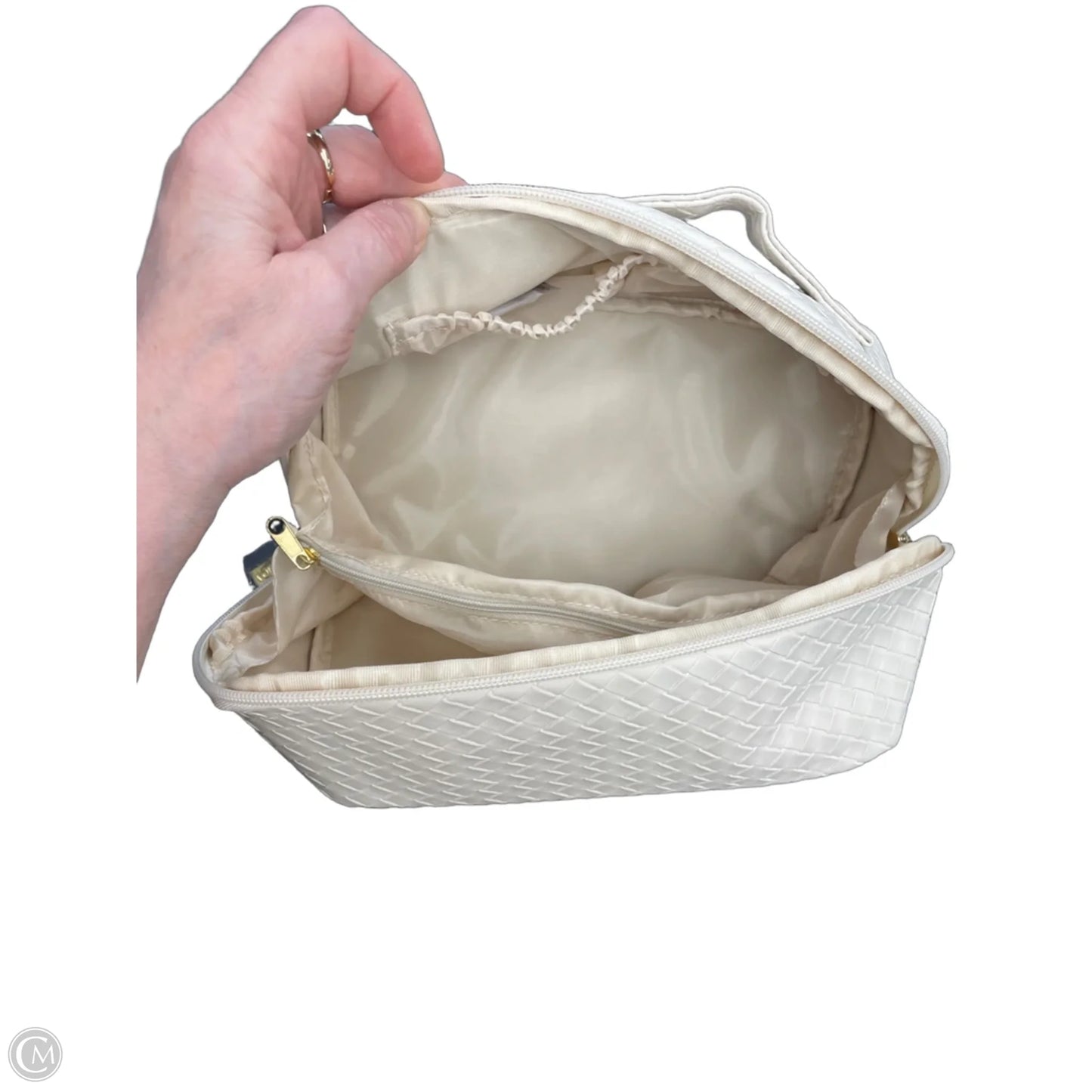 Makeup Bag By Clothes Mentor, Size: Medium
