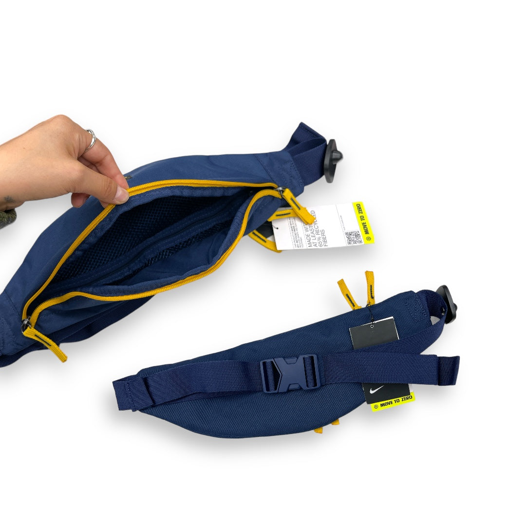 Belt Bag By Nike Size: Medium