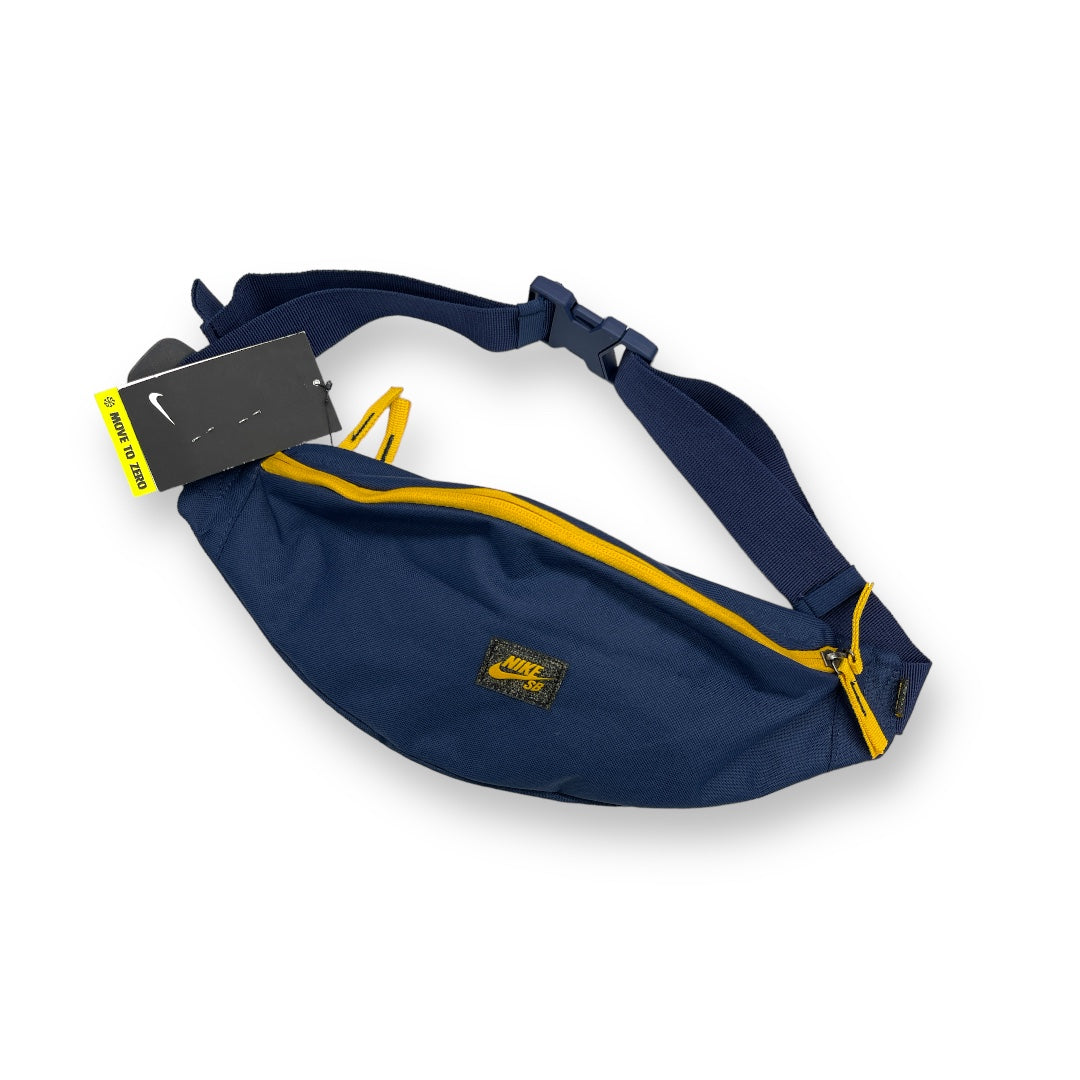 Belt Bag By Nike Size: Medium