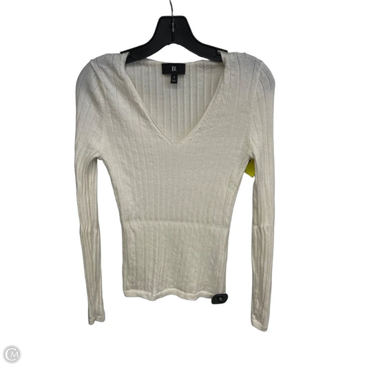 Top Long Sleeve By Banana Republic In Ivory, Size: S