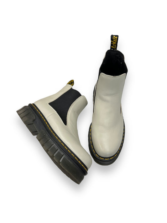 Cream Boots Combat Dr Martens, Size 9
