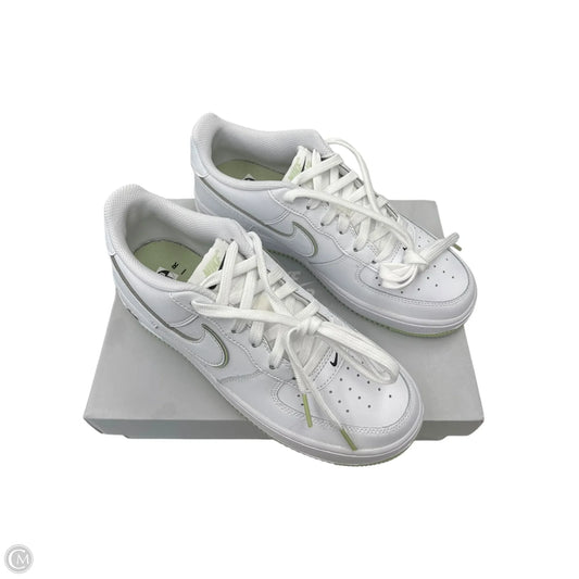 Shoes Sneakers By Nike In Green & White, Size: 8