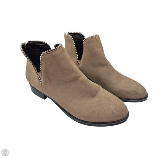 Boots Ankle Flats By Clothes Mentor In Brown, Size: 8