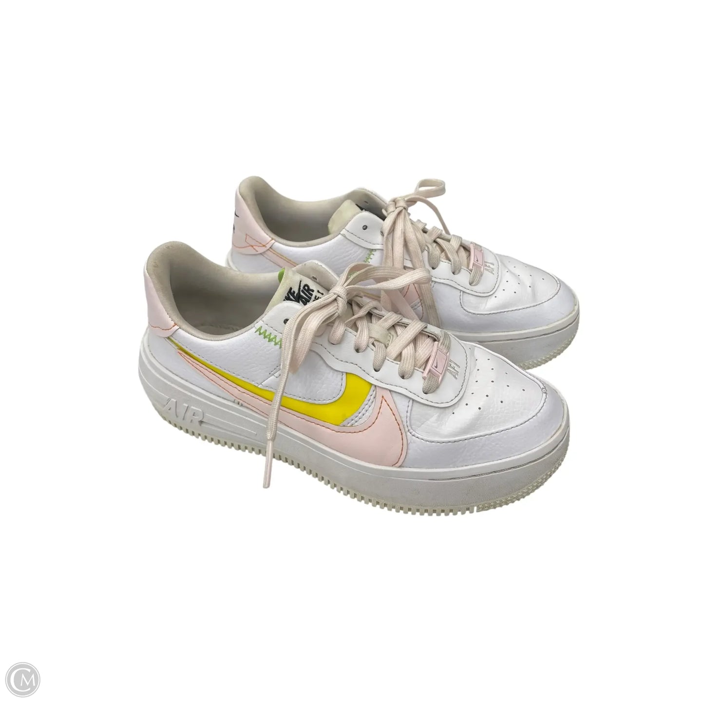 Shoes Sneakers By Nike In White & Yellow, Size: 7.5