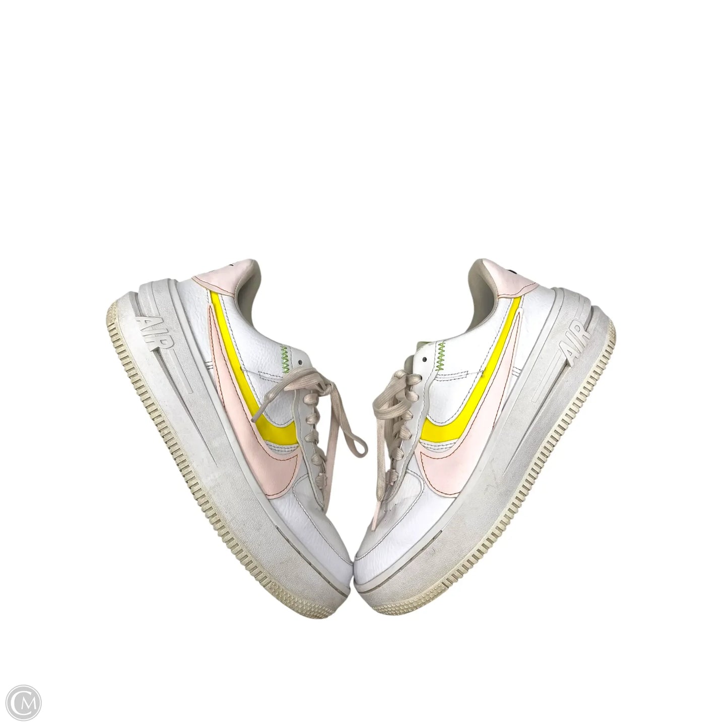 Shoes Sneakers By Nike In White & Yellow, Size: 7.5
