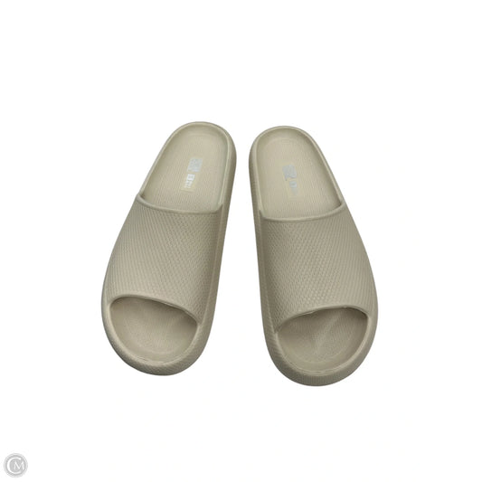 Sandals Flats By 32 Degrees In Cream