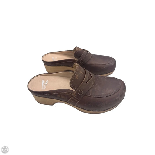 Shoes Heels Block By Dansko In Brown, Size: