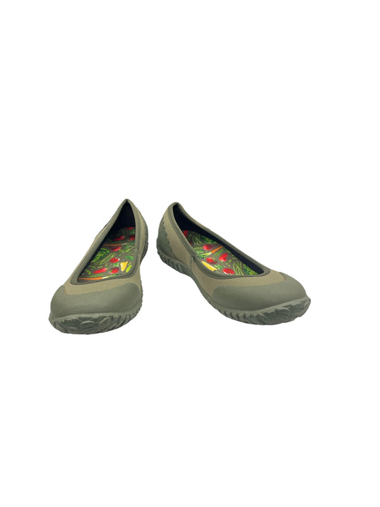 Shoes Flats By Muck  Size: 8