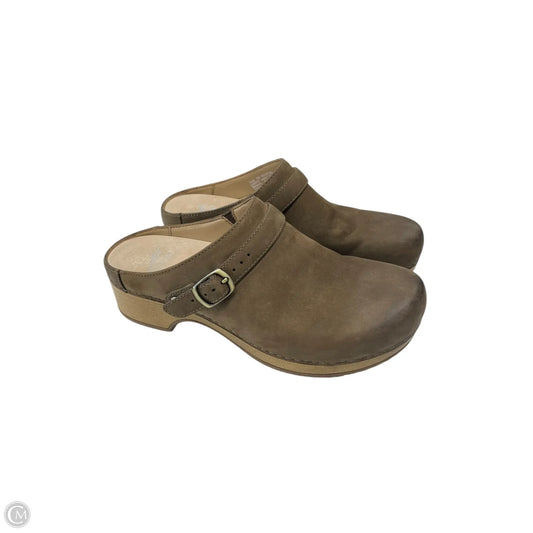 Shoes Heels Block By Dansko In Brown, Size: 7.5