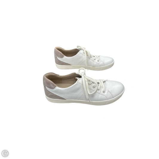 Shoes Athletic By Naturalizer In White, Size: 9