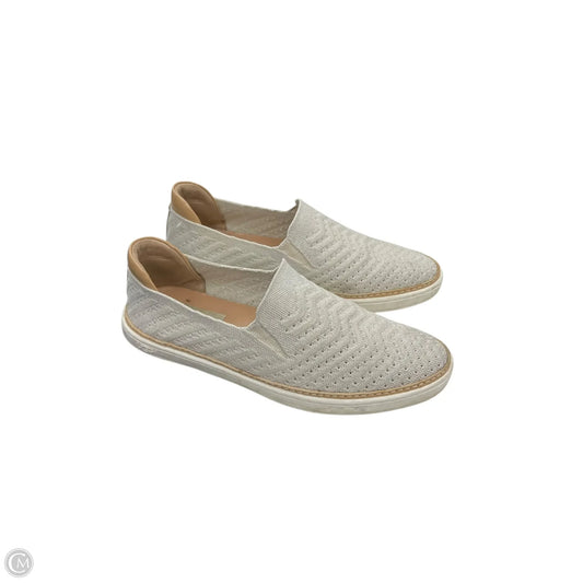Shoes Designer By Ugg In Grey, Size: 8
