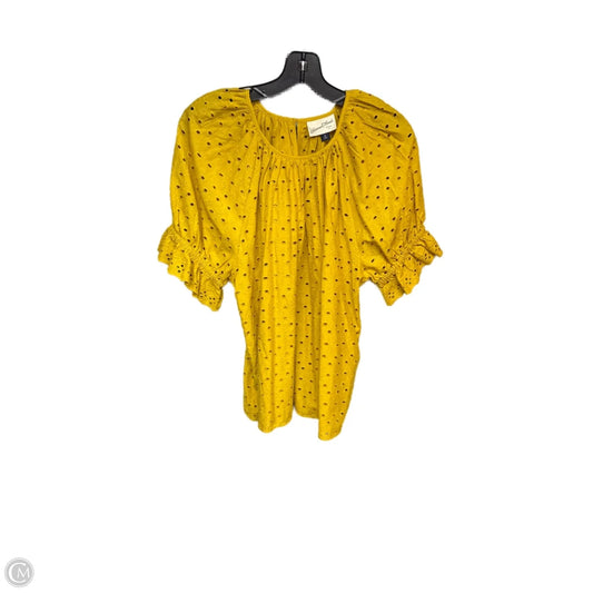 Top Short Sleeve By Universal Thread In Yellow, Size: Xl