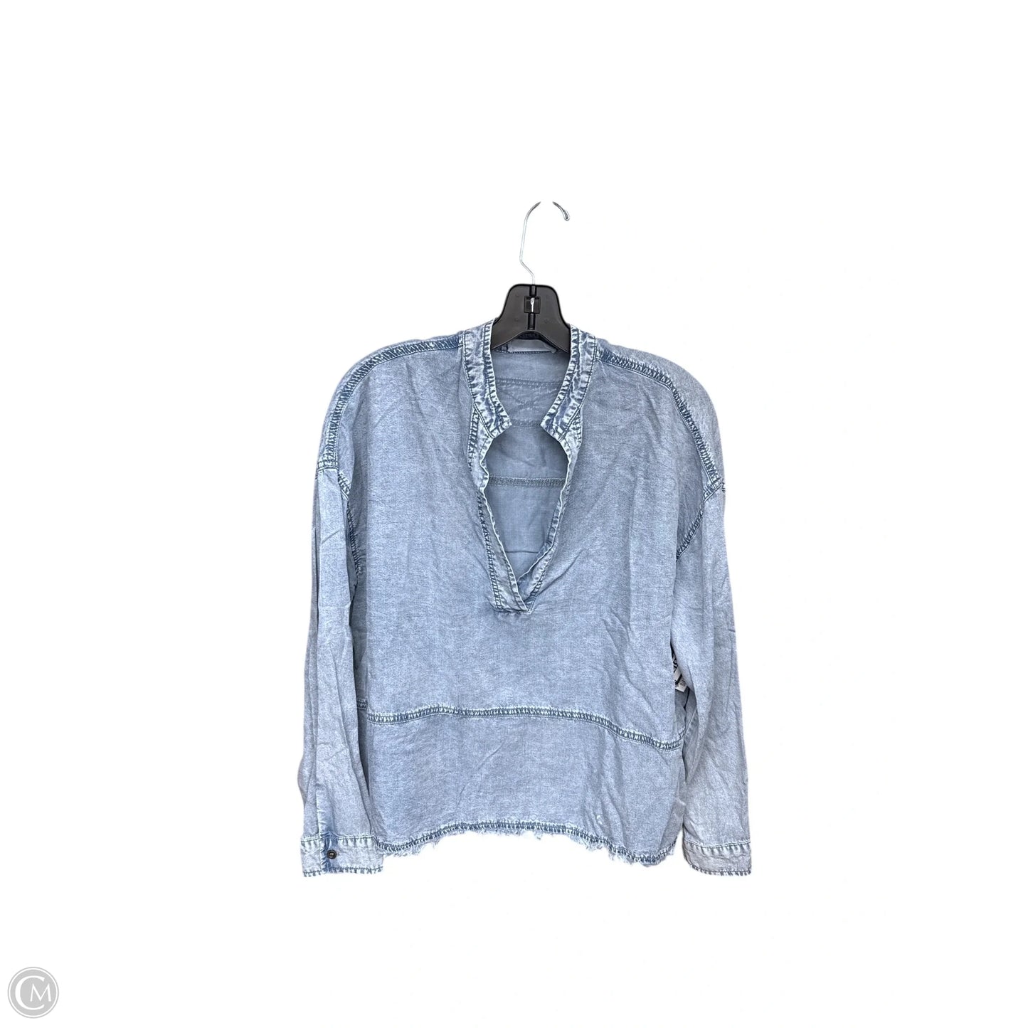 Top Long Sleeve By Doe & Rae In Blue Denim, Size: M