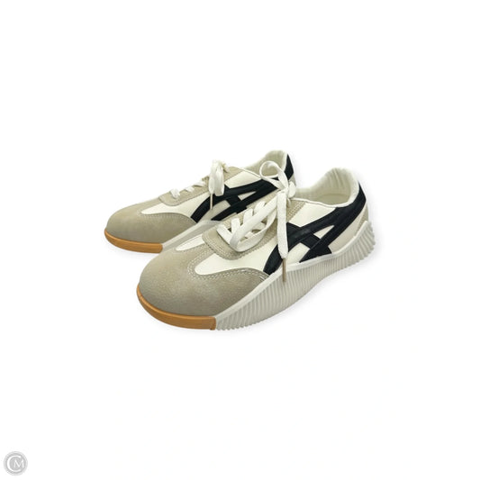 Shoes Sneakers By Clothes Mentor In White, Size: 10
