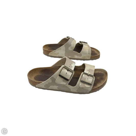 Sandals Flats By Birkenstock In Camouflage Print, Size: 10