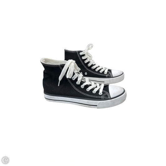 Shoes Sneakers By Clothes Mentor In Black & White, Size: 8