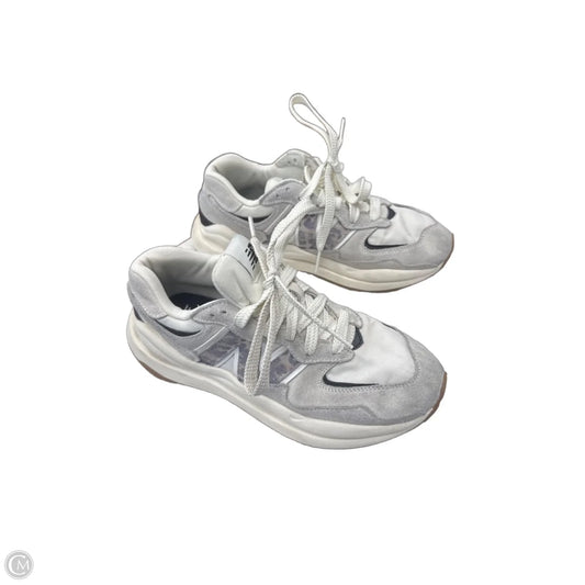 Shoes Athletic By New Balance In Grey & White, Size: 8