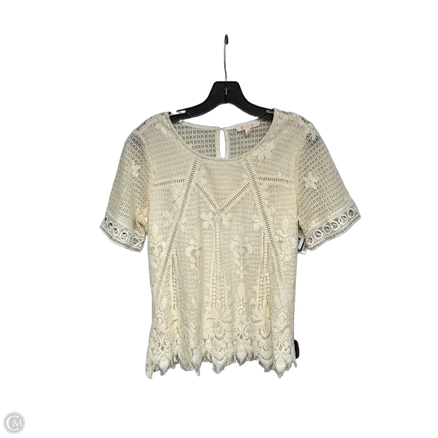 Top Short Sleeve By Skies Are Blue In Cream, Size: M