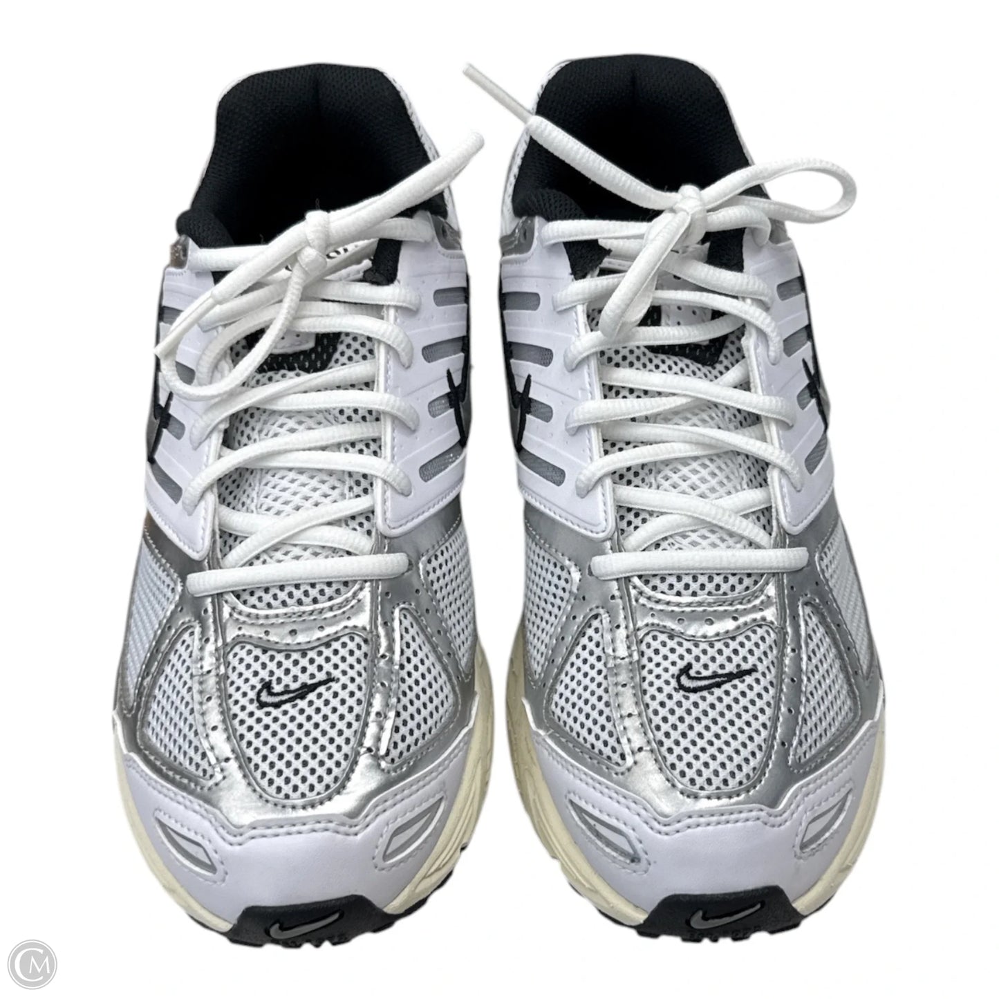 Shoes Athletic By Nike In Silver & White, Size: 9
