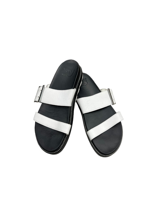 Sandals Flip Flops By Sorel  Size: 9.5