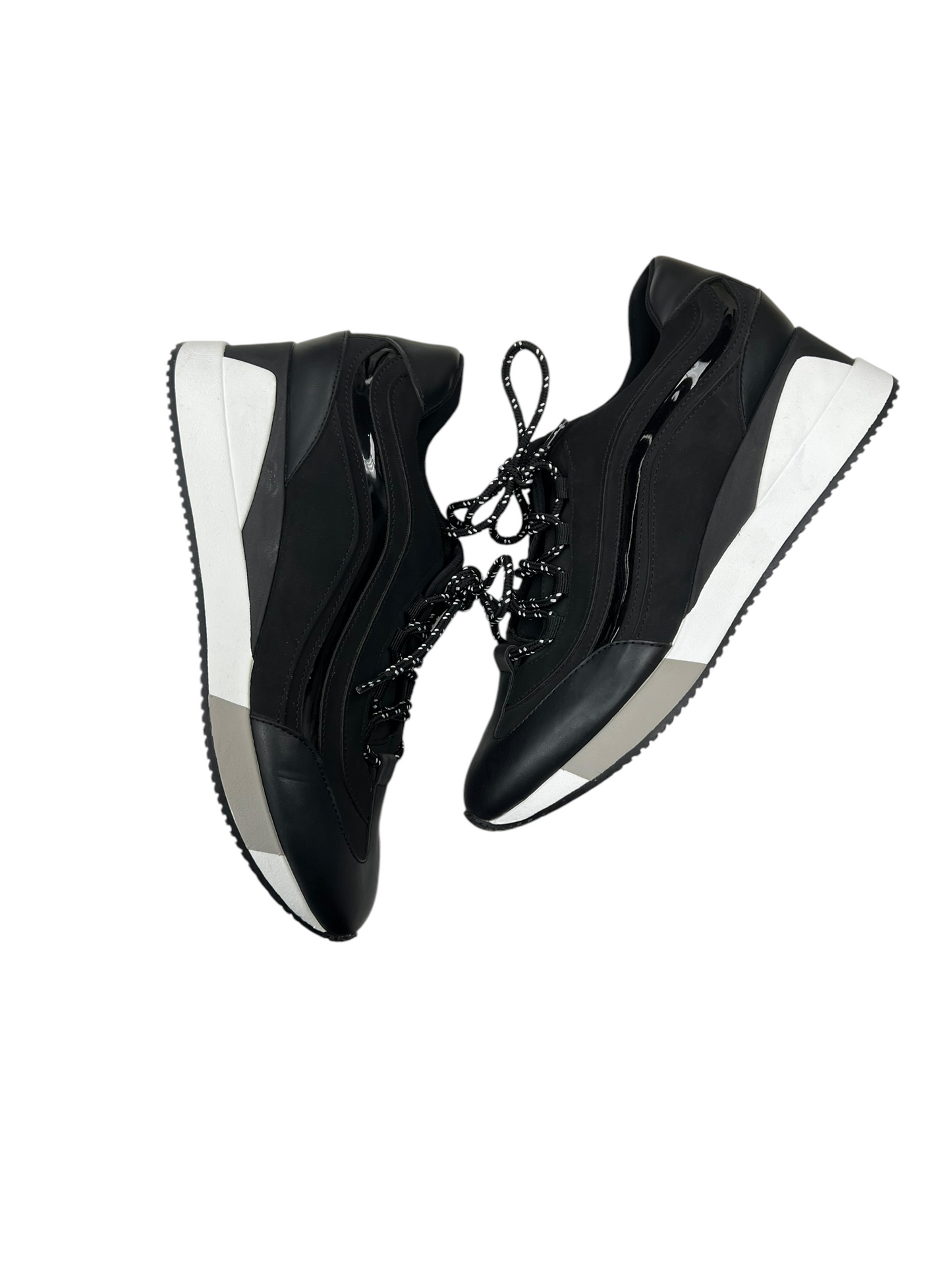 Shoes Sneakers By Alfani In Black & White, Size: 10