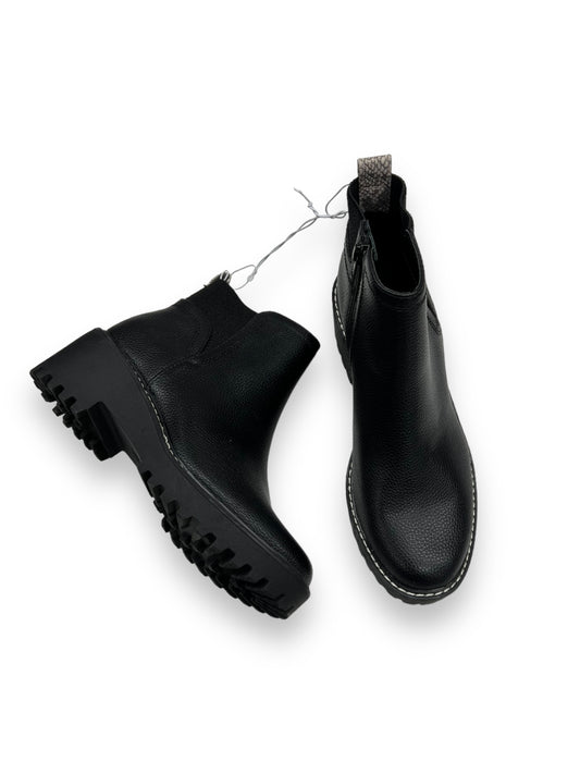 Black Boots Combat Universal Thread, Size 7.5
