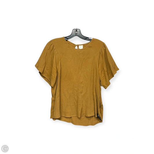 Top Short Sleeve By Clothes Mentor In Yellow, Size: M