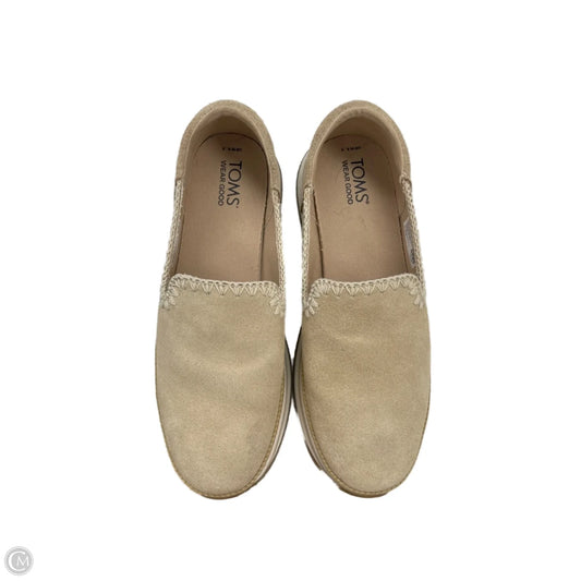 Shoes Sneakers By Toms In Tan, Size: 8.5