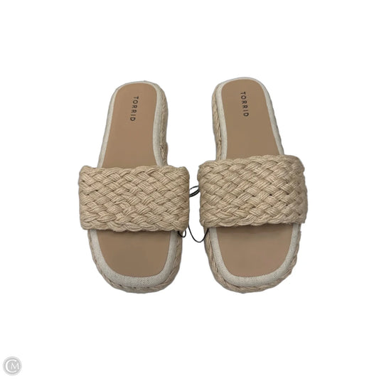 Sandals Flats By Torrid In Tan, Size: 10.5