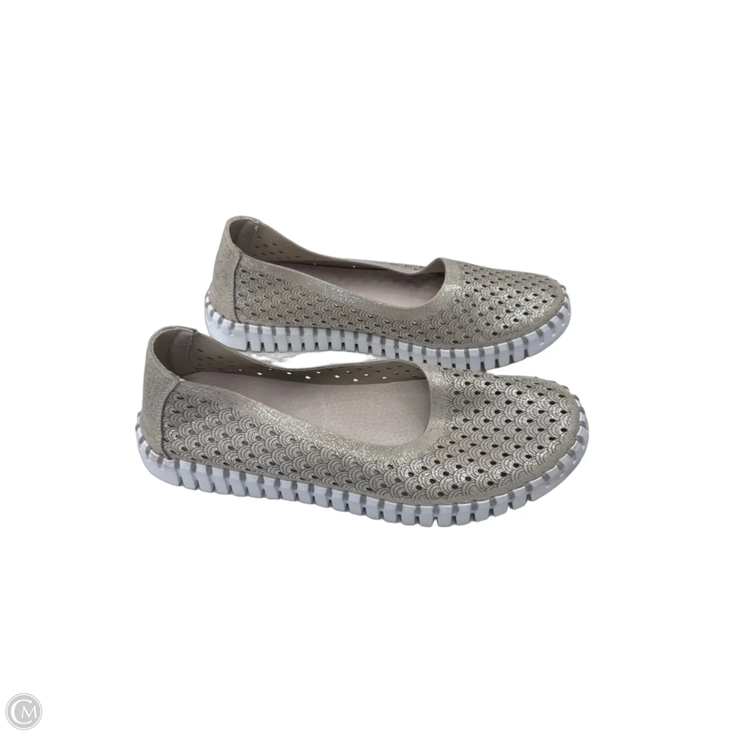 Shoes Flats By Clothes Mentor In Gold, Size: 9