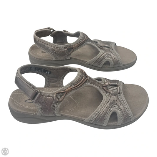 Sandals Flats By Clarks In Brown, Size: 7