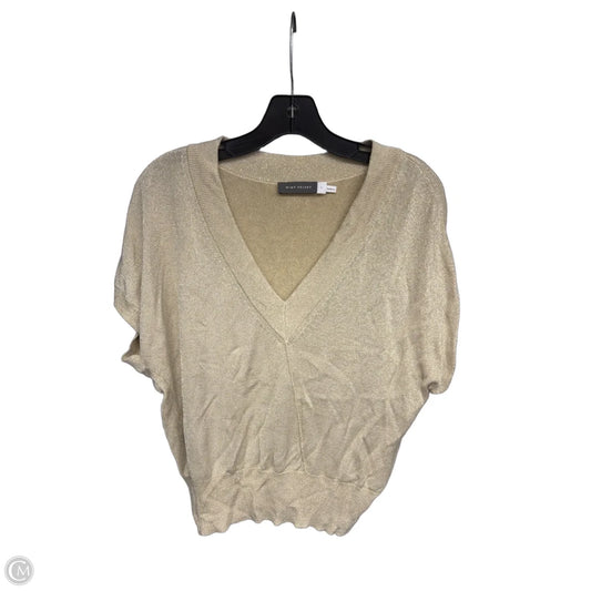 Top Short Sleeve By Clothes Mentor In Gold, Size: L