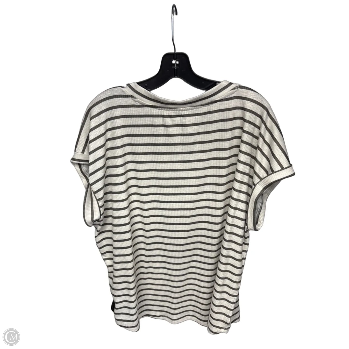 Top Short Sleeve By Maurices In Cream & Green, Size: Xl