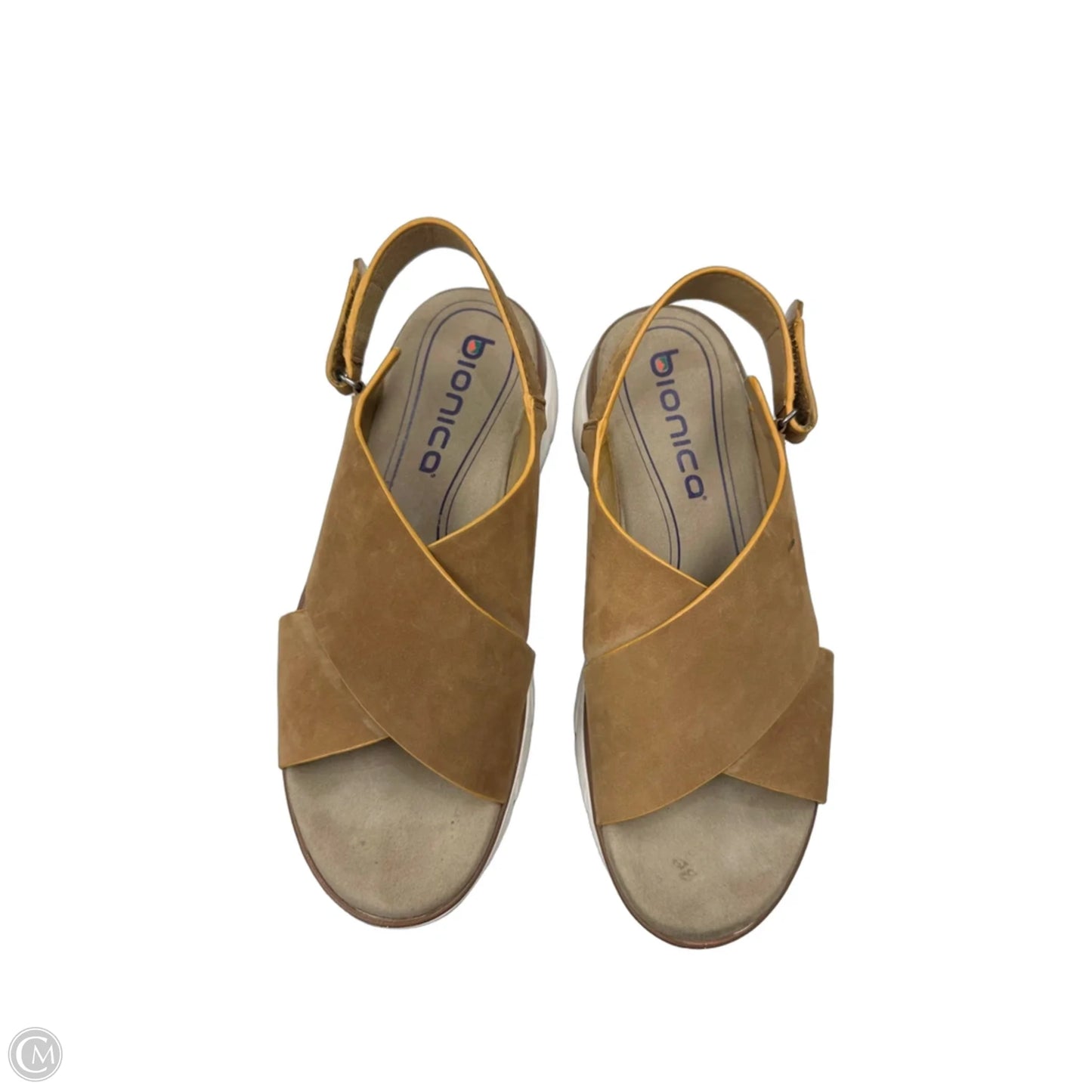 Sandals Flats By Clothes Mentor In Brown, Size: 8.5