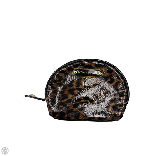 Coin Purse By Betsey Johnson, Size: Small
