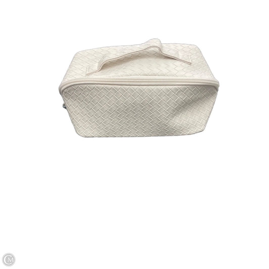 Makeup Bag By Clothes Mentor, Size: Medium
