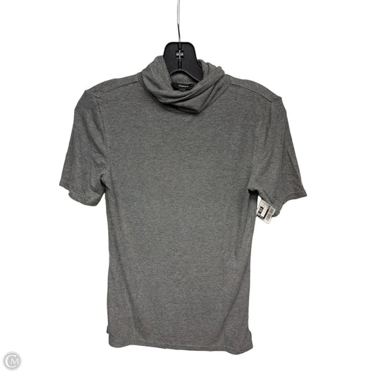 Top Short Sleeve By Theory In Grey, Size: S