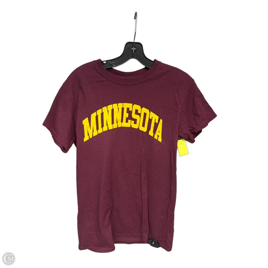 Athletic Top Short Sleeve By Gildan In Maroon, Size: S