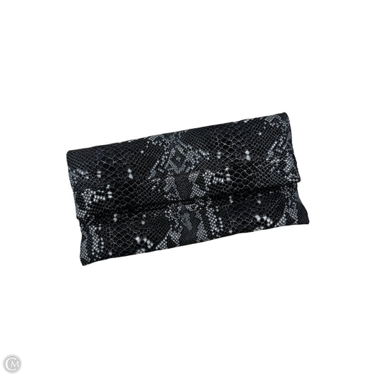 Crossbody By Clothes Mentor, Size: Medium