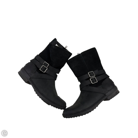 Boots Designer By Ugg In Black, Size: 9